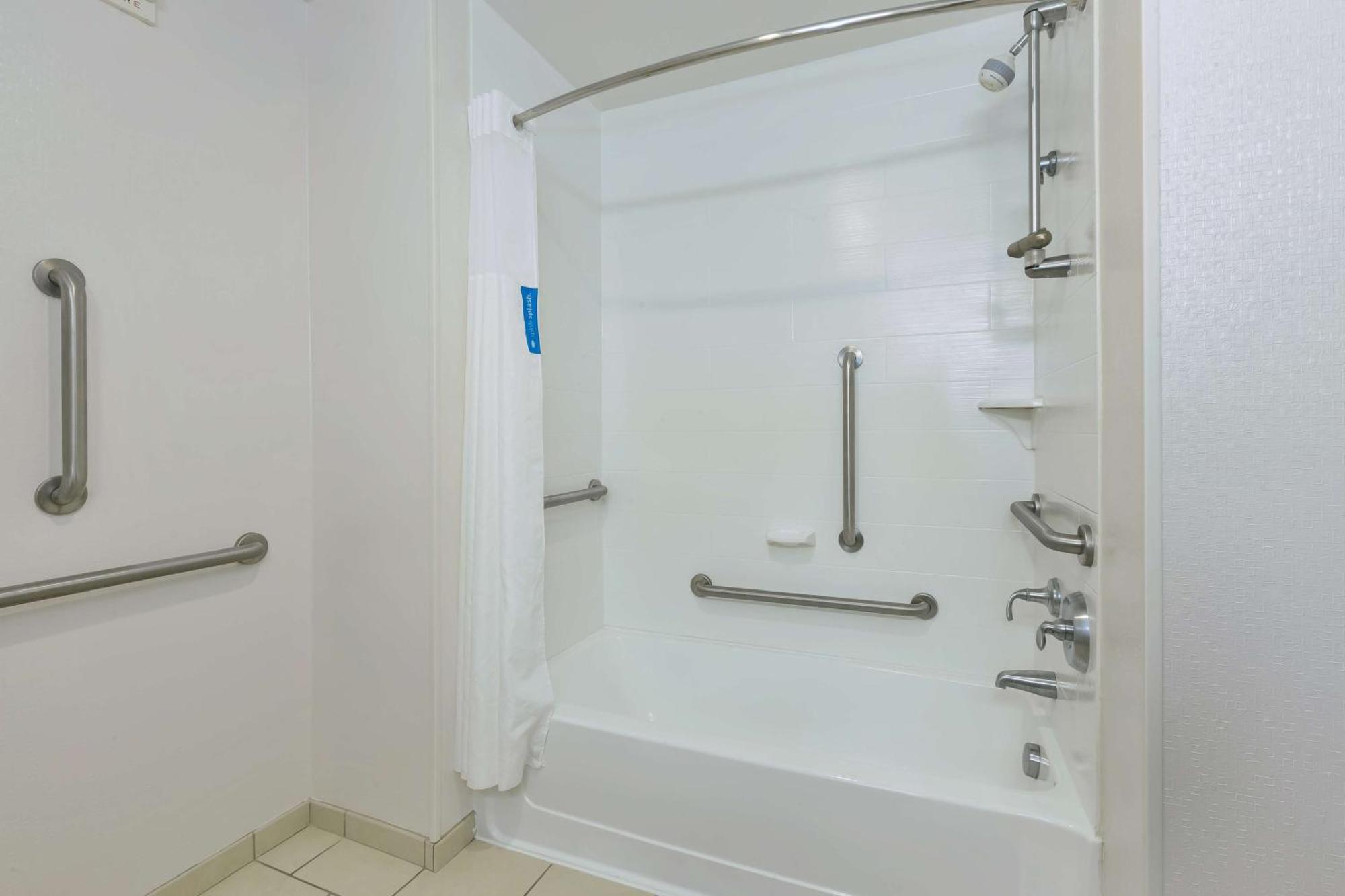 Hampton Inn And Suites Flint/Grand Blanc מראה חיצוני תמונה